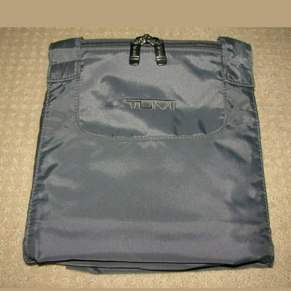 TUMI just in case foldable bag new gray